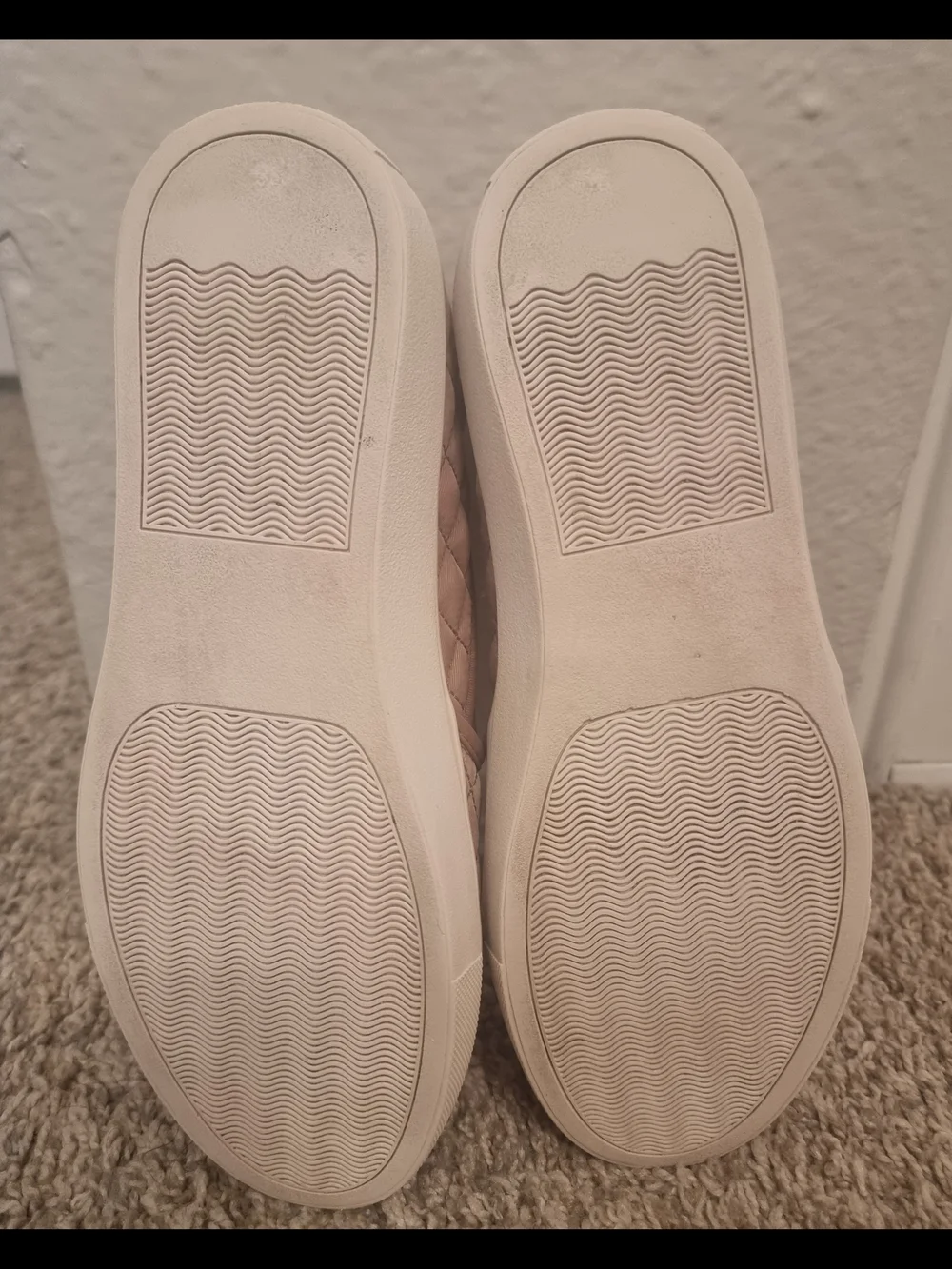 Steve Madden rubber traction secure
